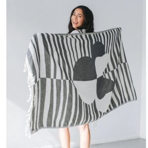 SAND CLOUD DISNEY BEACH TOWEL PRICE IS FIRM